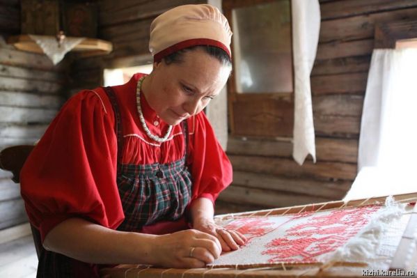 Мастер-класс по рукоделию в карельской деревне Кинерма