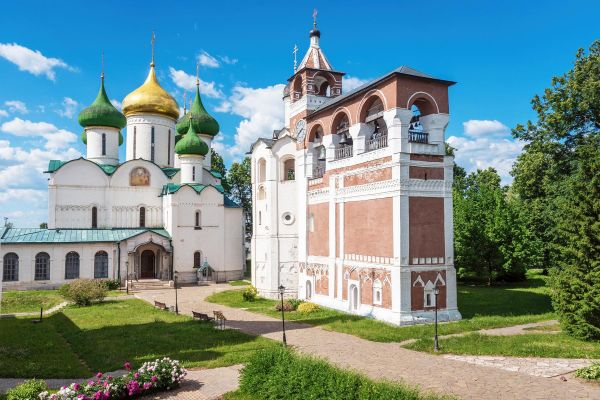 Тур в Суздаль на выходные: Кремль, Кидекша и конный экипаж