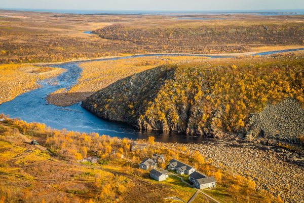 Рыболовный VIP-тур на реку Лумбовка на Кольском полуострове