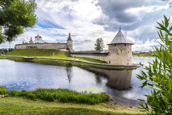 Тур в Псков на 3 дня с экскурсиями в Изборск и Печоры