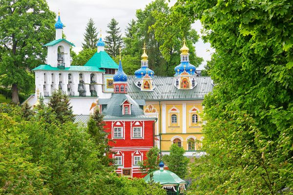 Экскурсия из Пскова в Изборск и Печоры